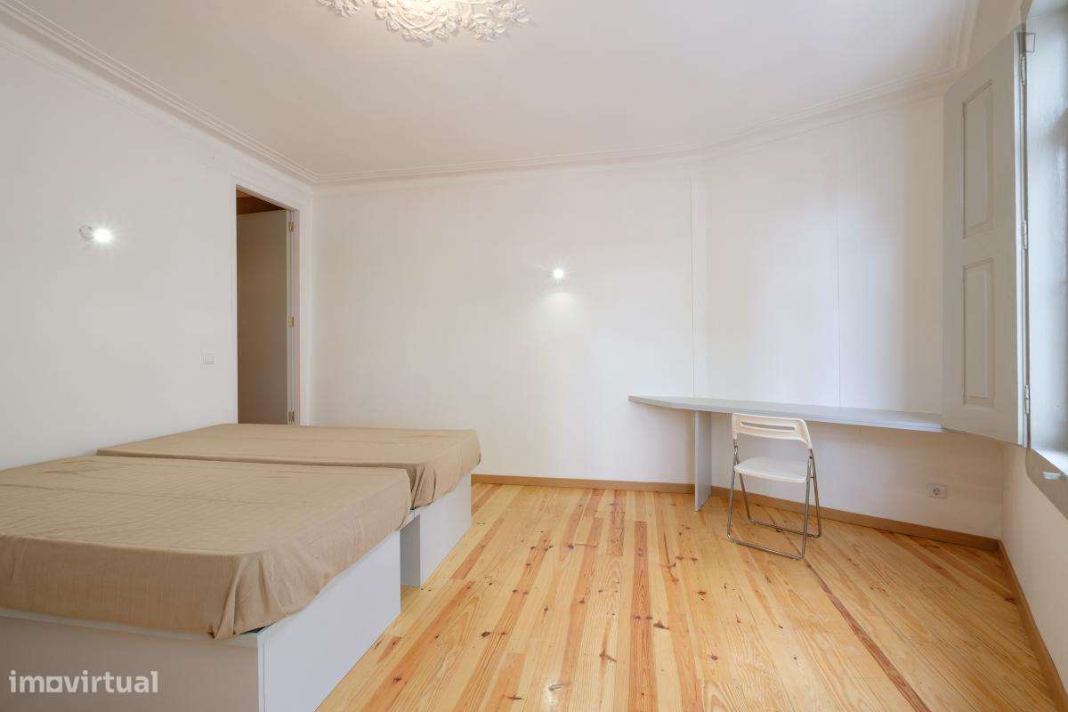 Quarto - localizado em Baixa Coimbra - Grande imagem: 3/10