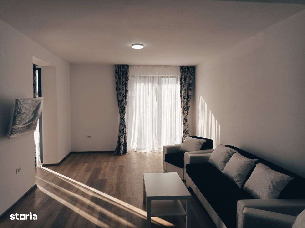 casa / vila Budeasa , mobilata / utilata , finisaje moderne ! - Imagine principală: 3/16