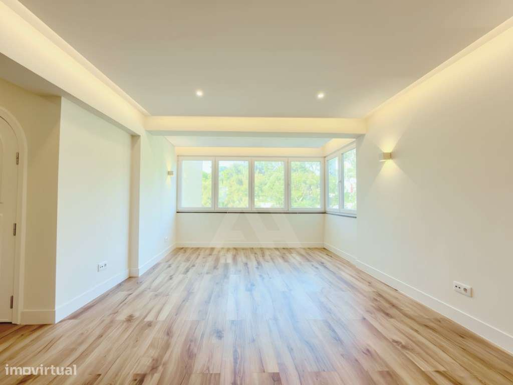 Apartamento T2 renovado no Monte Estoril-1