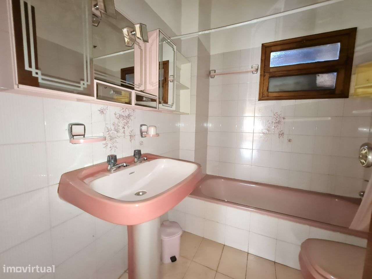 Moradia individual T4 em Amares-10