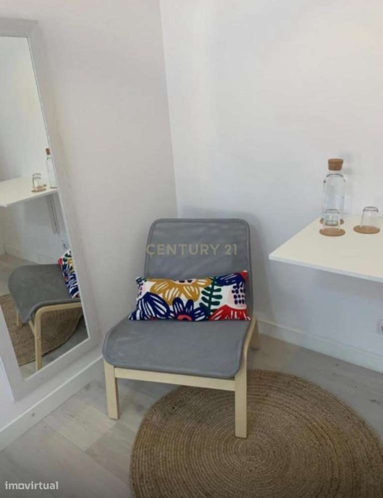 Apartamento T3 + 1 com Licença de Alojamento Local – Estrela/Campo de-23