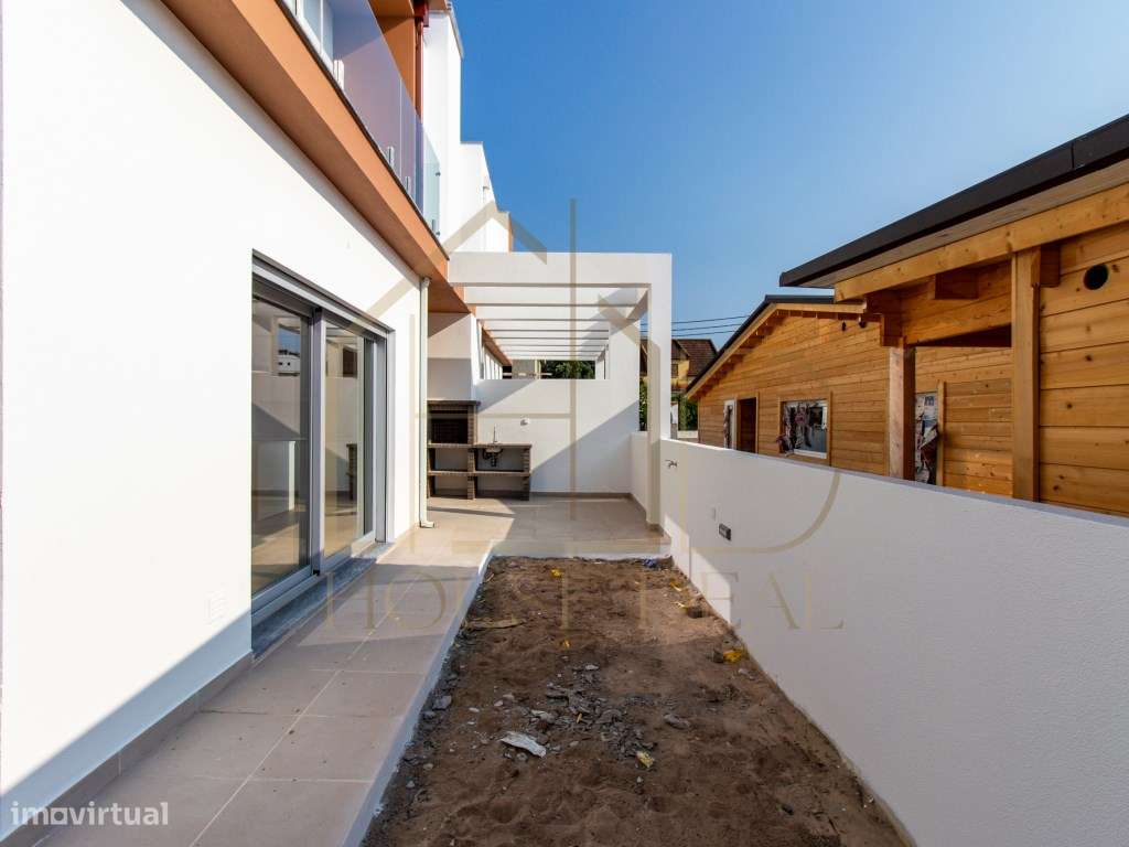 EXCELENTE! Moradia T3 com Pérgola. Pinhal do General. Fernão Ferro-18