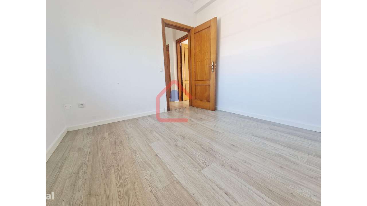 Apartamento T4 em  GAMBIA-PONTES-ALTO DA GUERRA-16