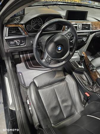 BMW Seria 3 335i - 12