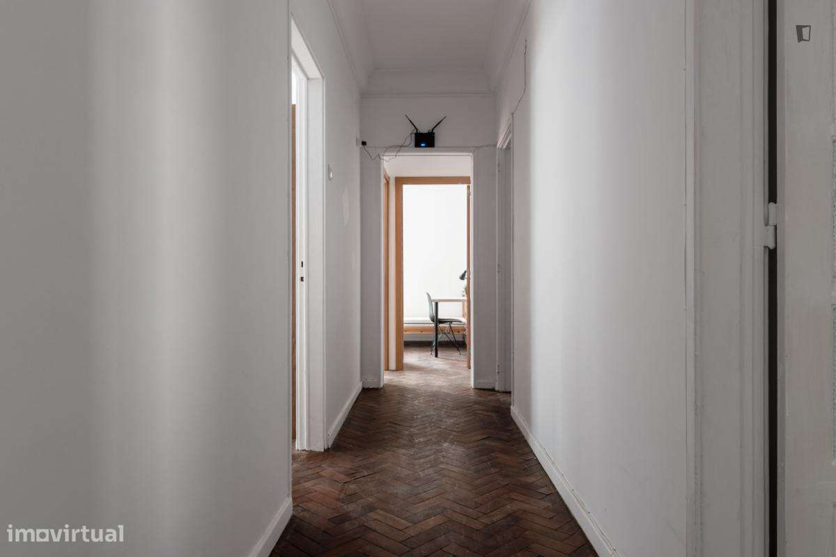 Quarto - localizado em Arroios Lisbon - Grande imagem: 3/10