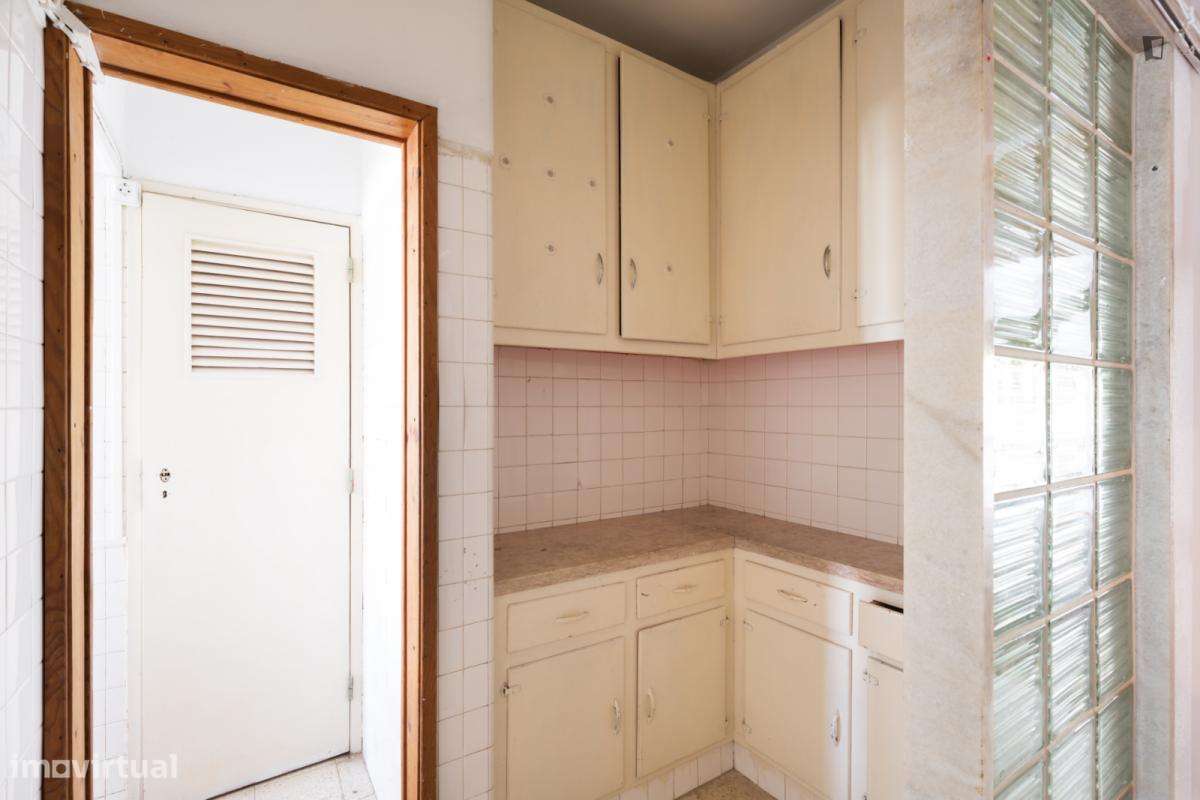 Quarto - localizado em Alcântara Lisbon - Grande imagem: 5/13