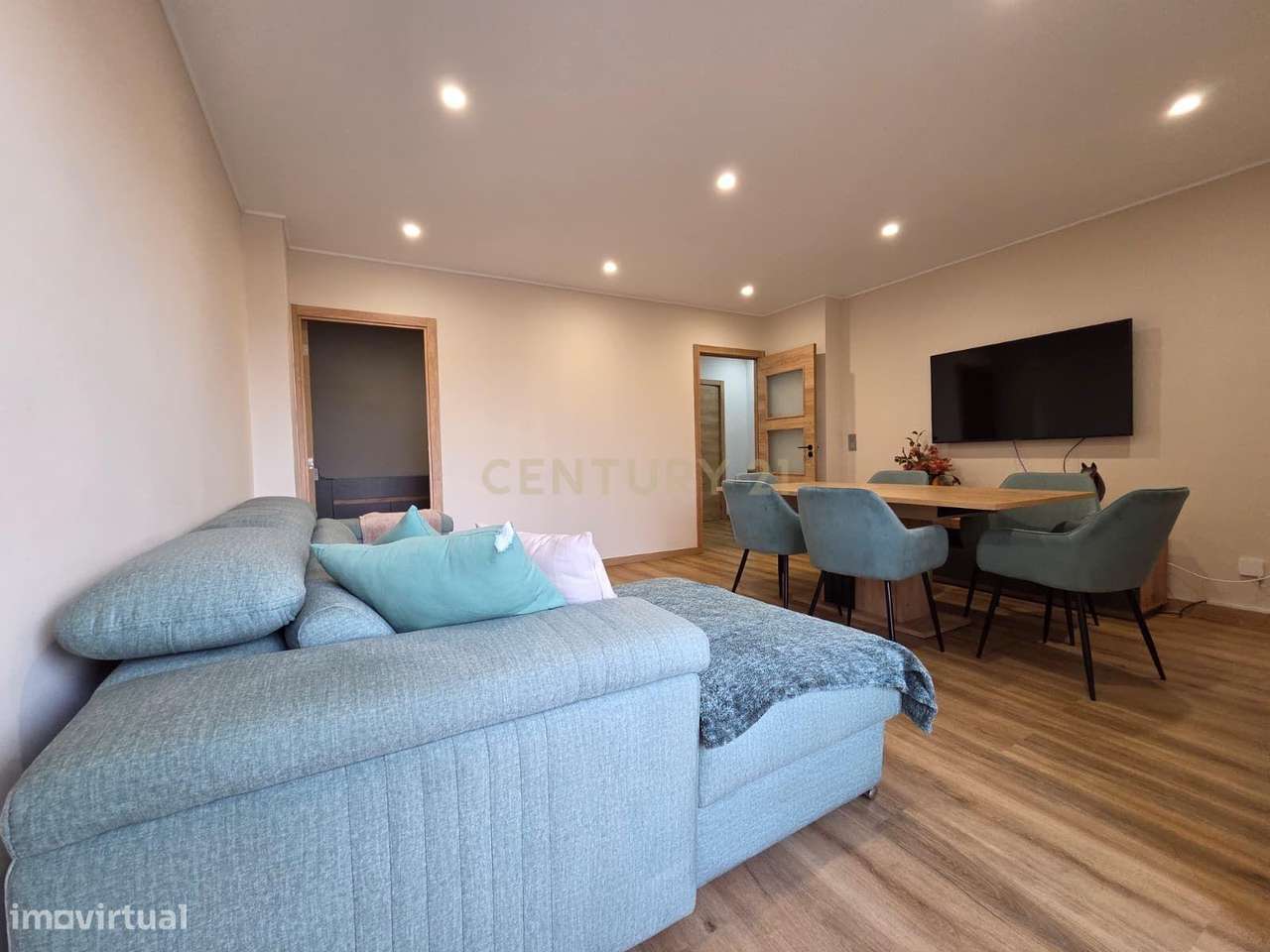 Apartamento T3 Renovado com Terraço e Garagem – Águas Santas - Grande imagem: 4/31