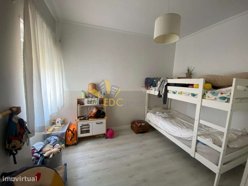 Apartamento T2 Totalmente Remodelado | Localizado na Damaia de Baix...-12