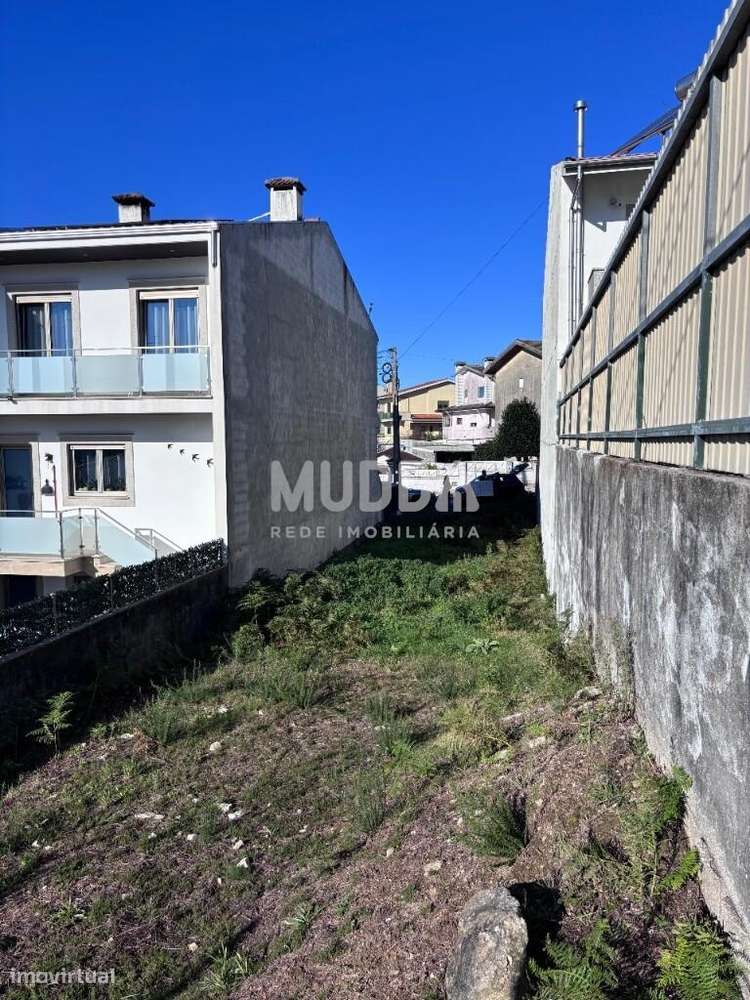 Exclusivo Lote de Terreno 204 m2 para Construção de Moradia em Banda-5