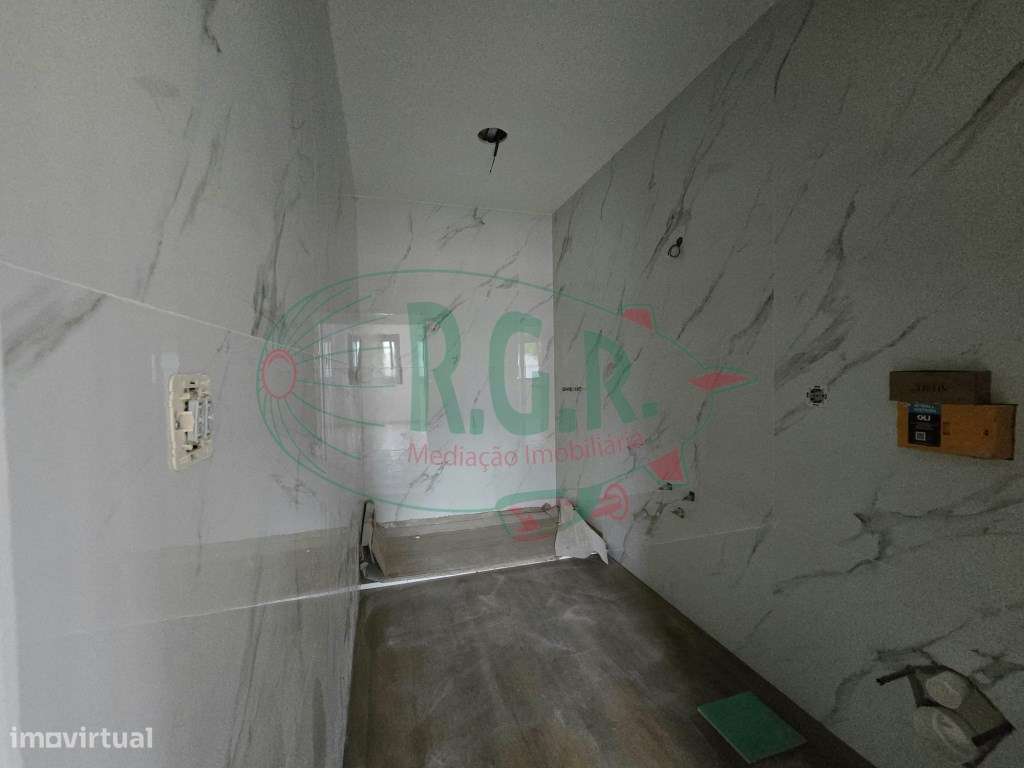 ANDAR MORADIA T2 RECUPERADO (NOVO) - VALBOM-13