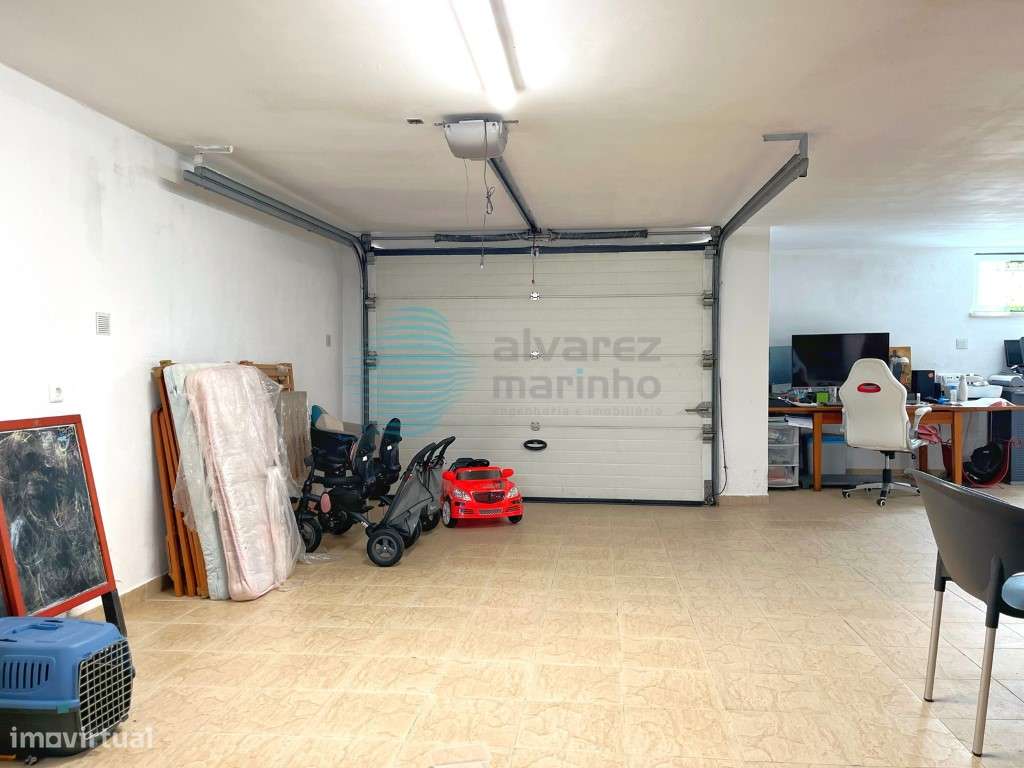 Moradia V3 situada no centro do Bombarral-26