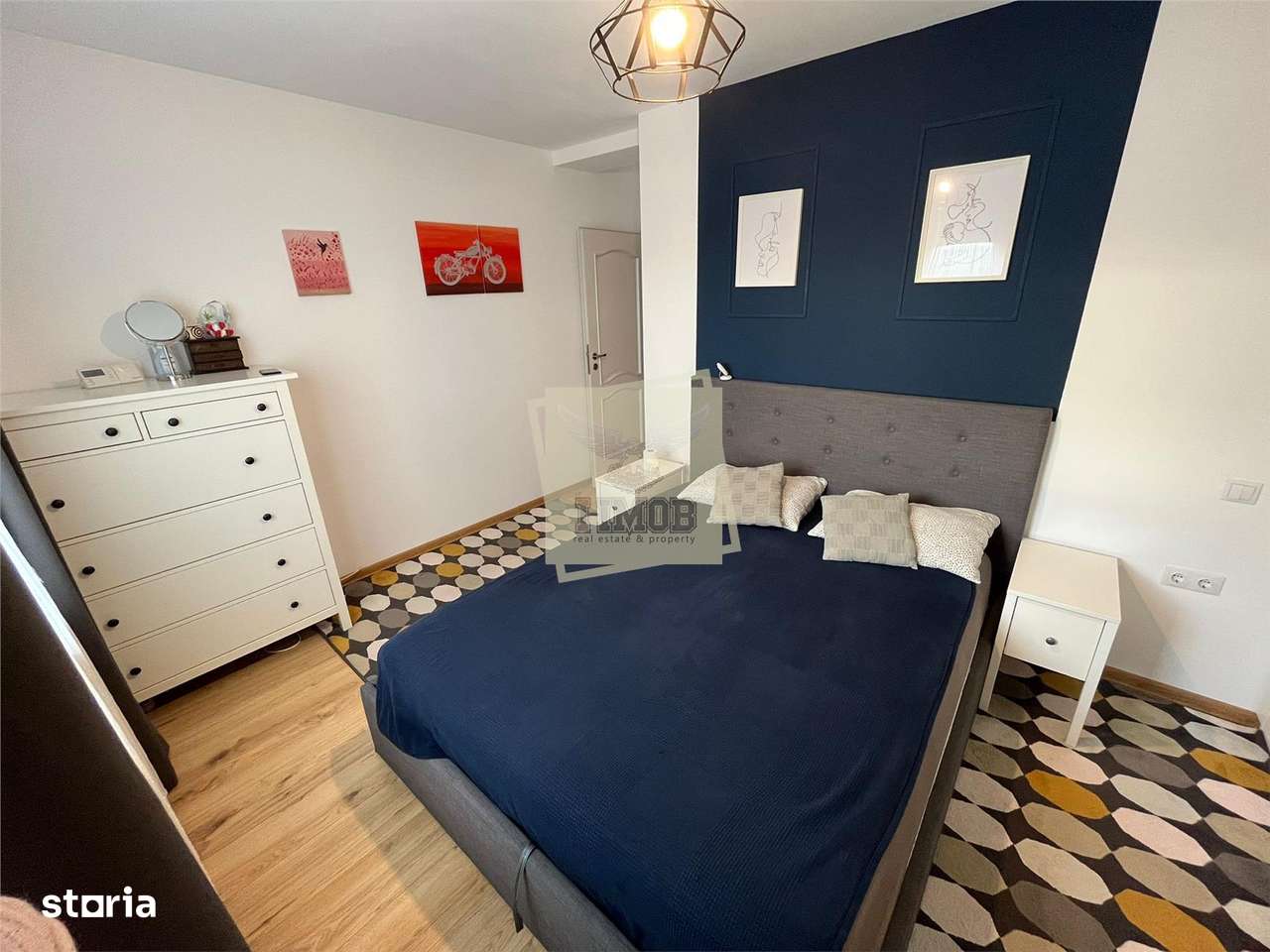 Apartament cu 3 camere cu balcon si parcare in Cartierul Kogalniceanu - Imagine principală: 4/12