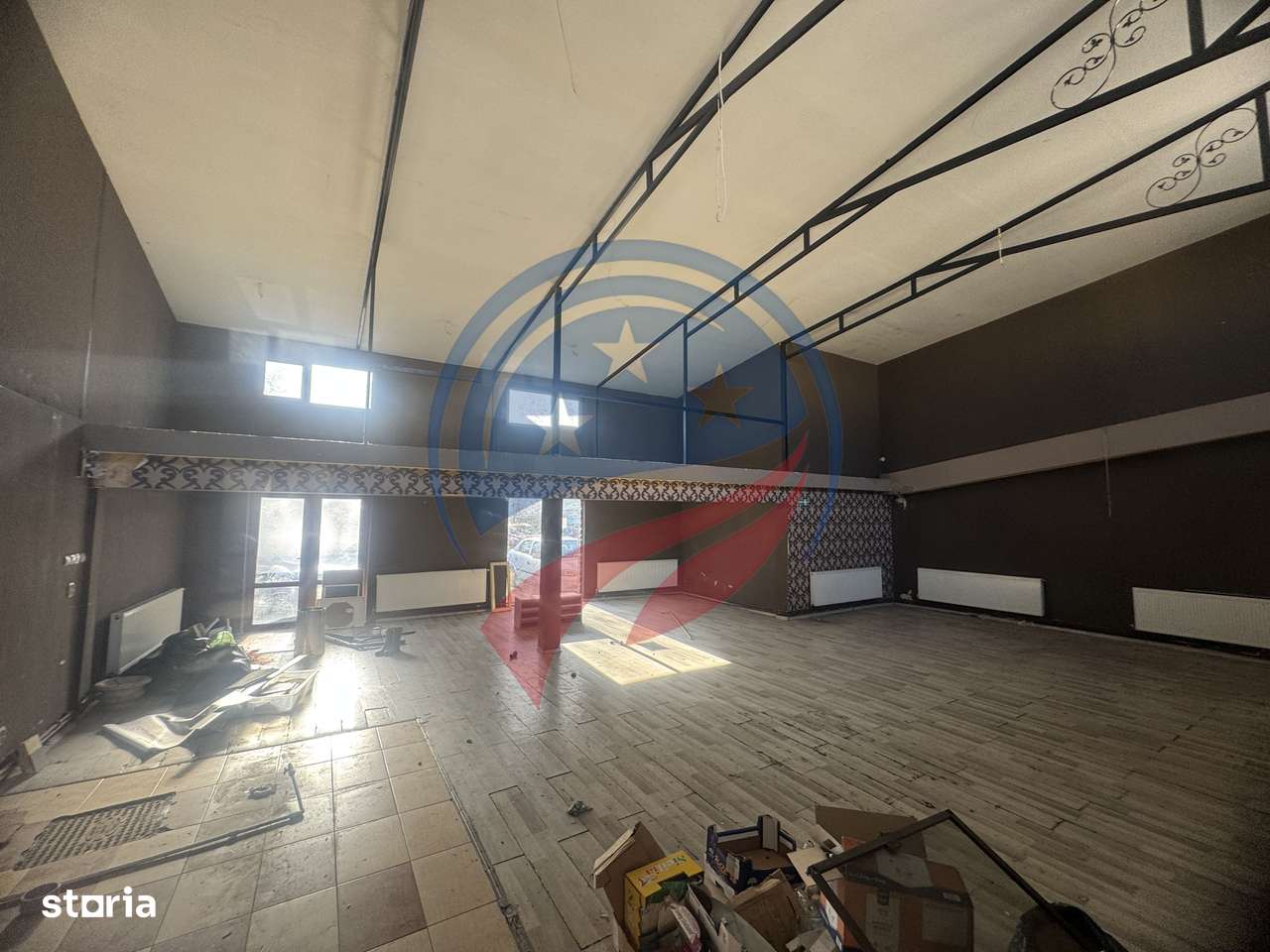 Spațiu generos, 600 mp, cu multiple utilizări - Imagine principală: 3/4