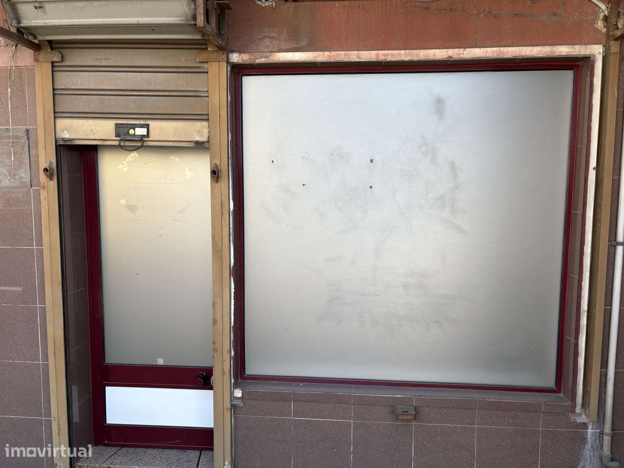 Espaço comercial com uma área total de 15,5 m2 no rés do chão - Grande imagem: 3/10