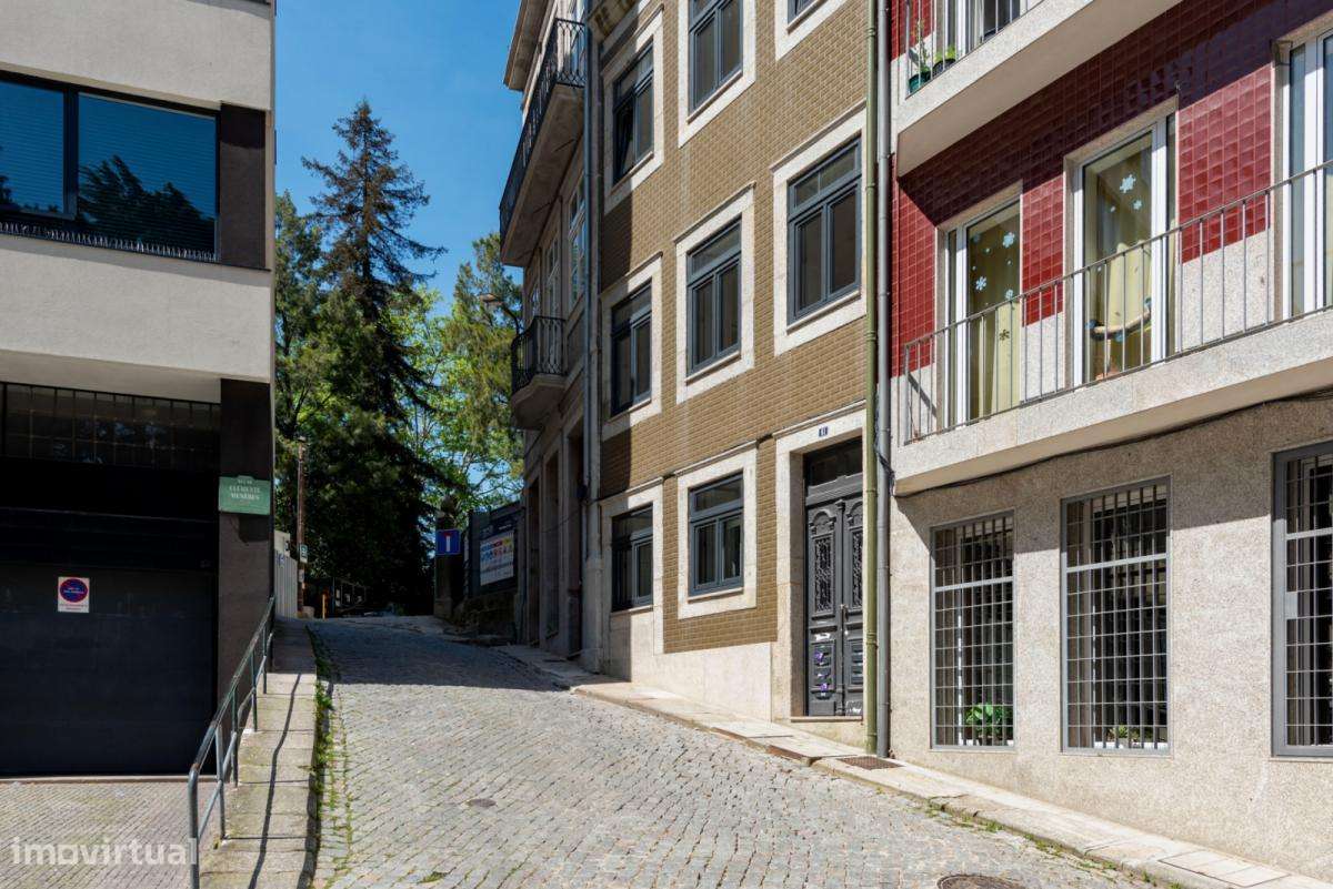 Apartamento com 1 quartos - localizado em Miragaia Porto - Grande imagem: 2/7