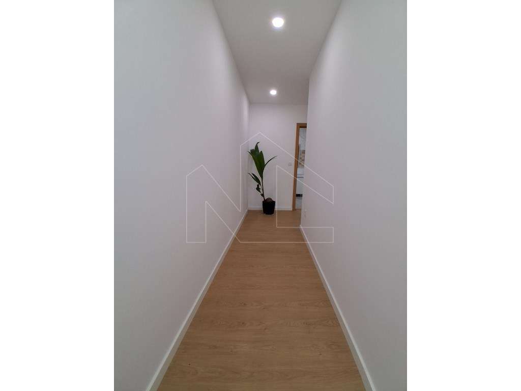 Moradia T2+1 Isolada e Térrea - Renovada em Estarreja-17