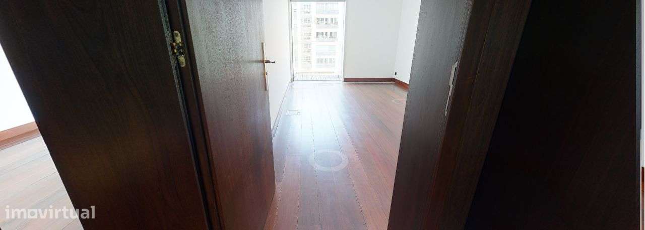 Apartamento T4 de Luxo no Restelo com vista sobre o Tejo e Lisboa-12