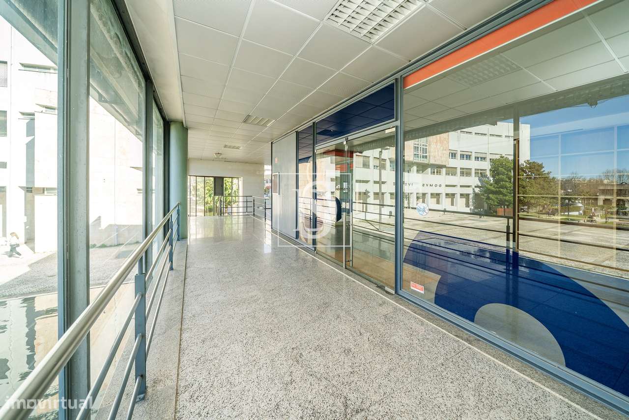 Loja 141m2 na Praça da Justiça, em frente ao Tribunal, Braga-8