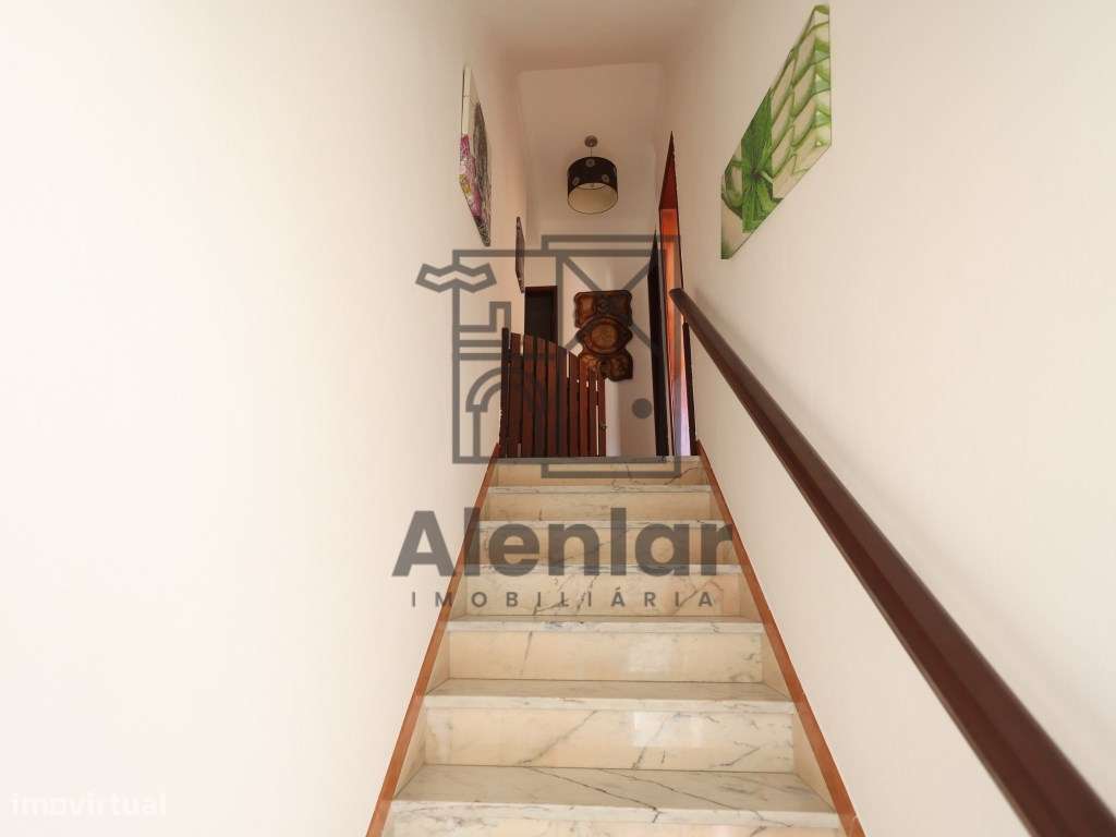 Moradia no Centro de Alenquer - Oportunidade-18