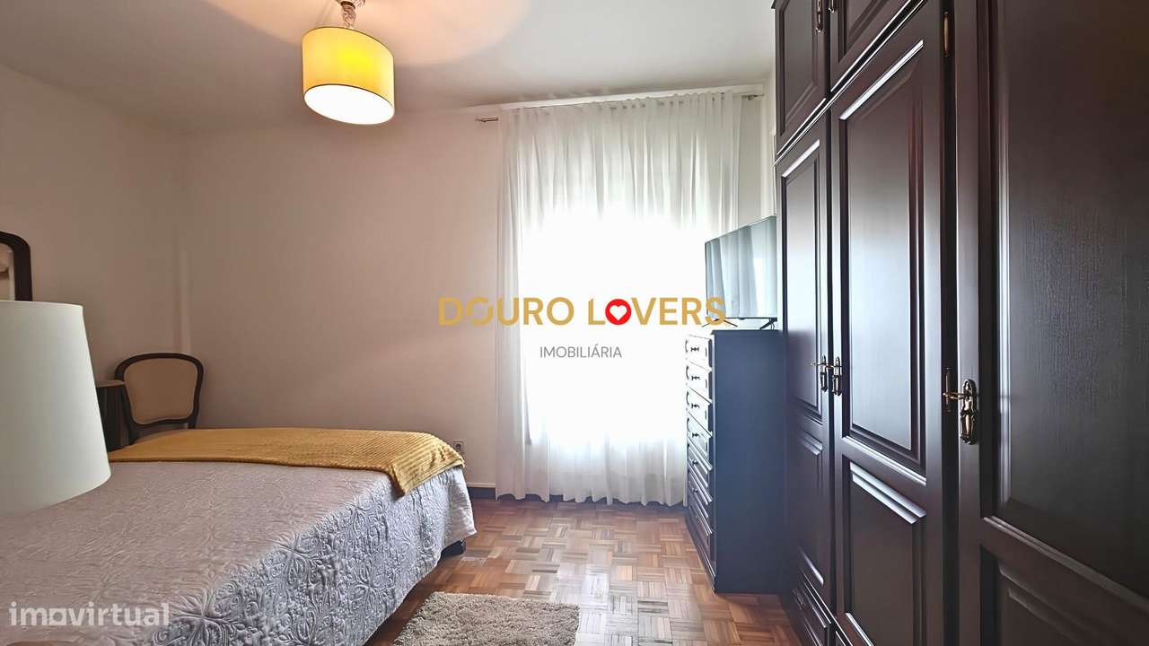 Apartamento T2 em Rio Tinto – Excelente Estado, com Garagem-24