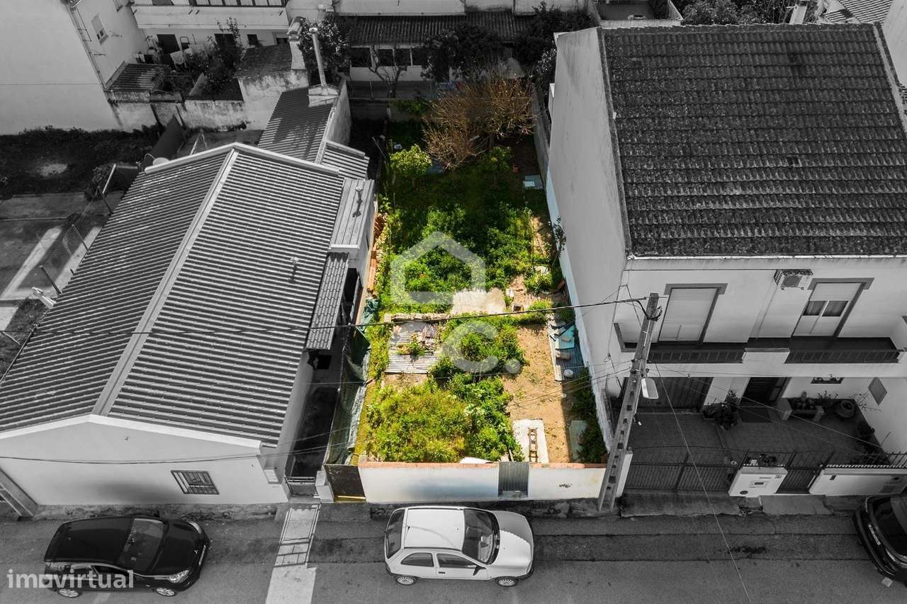 Moradia Unifamiliar T3 NOVA com quintal e garagem | Frei Aleixo (Évora-9