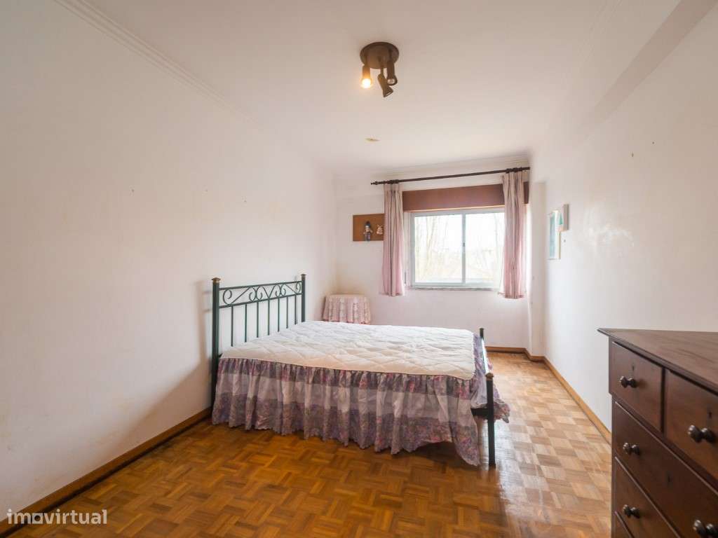 T3 COM GARAGEM PARA 2 CARROS, MASSAMÁ-19