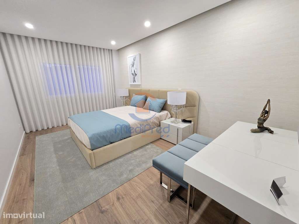 Apartamento T3 c/ 2 Varandas e 2 Parqueamentos | Alverca do Ribatej...-8