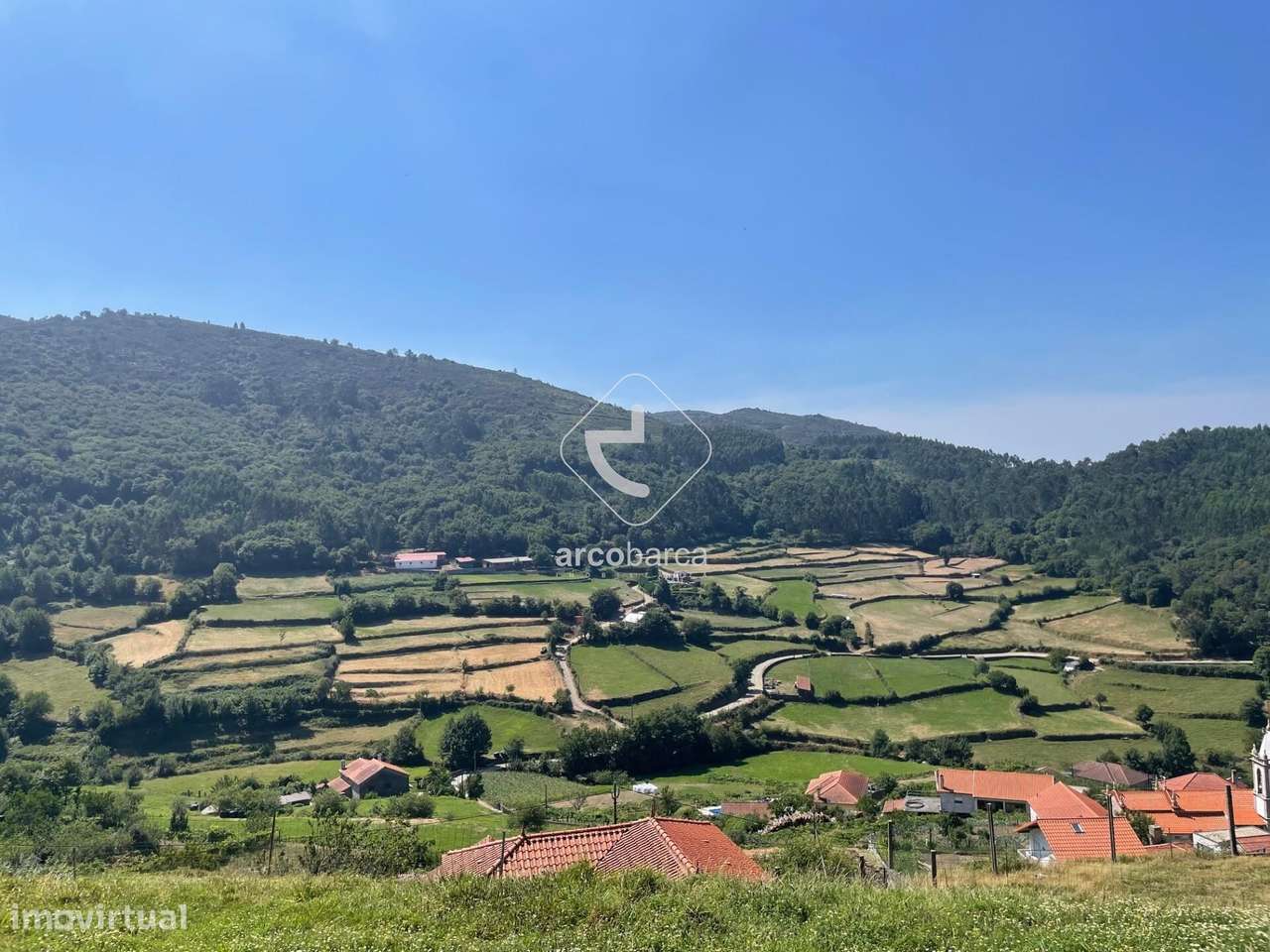 Propriedade com moradia recuperar, 4.700m2 de terreno, vistas excelent-19