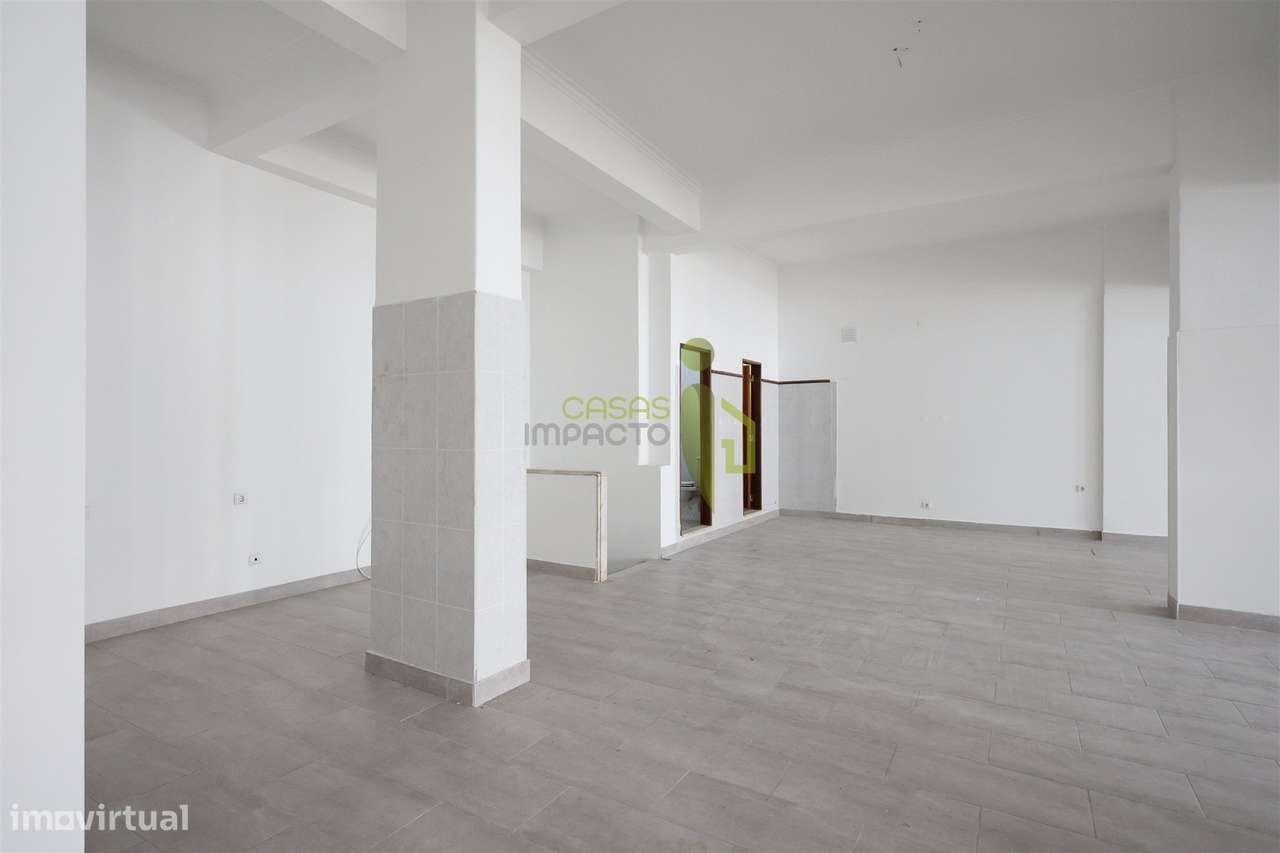 Loja para Venda em Carnaxide | 145 m² de Potencial para o Seu Negócio-11