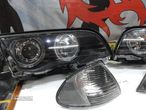 Farois angel eyes BMW E46 4 portas / limosine 98-01 fundo preto com angel eyes em branco - 3