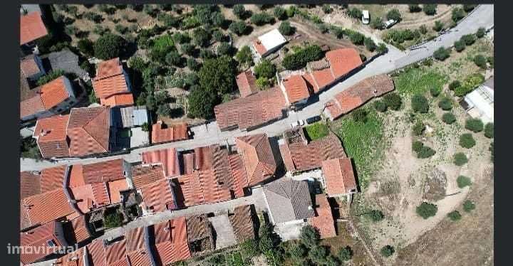 Casa de família em Ratoeira, Celorico da Beira, Portugal bom estado - Grande imagem: 4/5