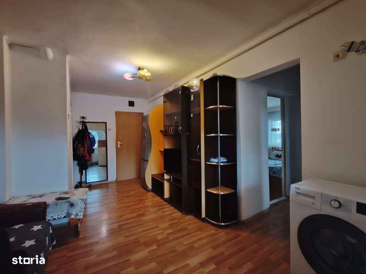 Apartament spațios cu 2 camere + living, 2 balcoane, zona centrală. - Imagine principală: 5/15