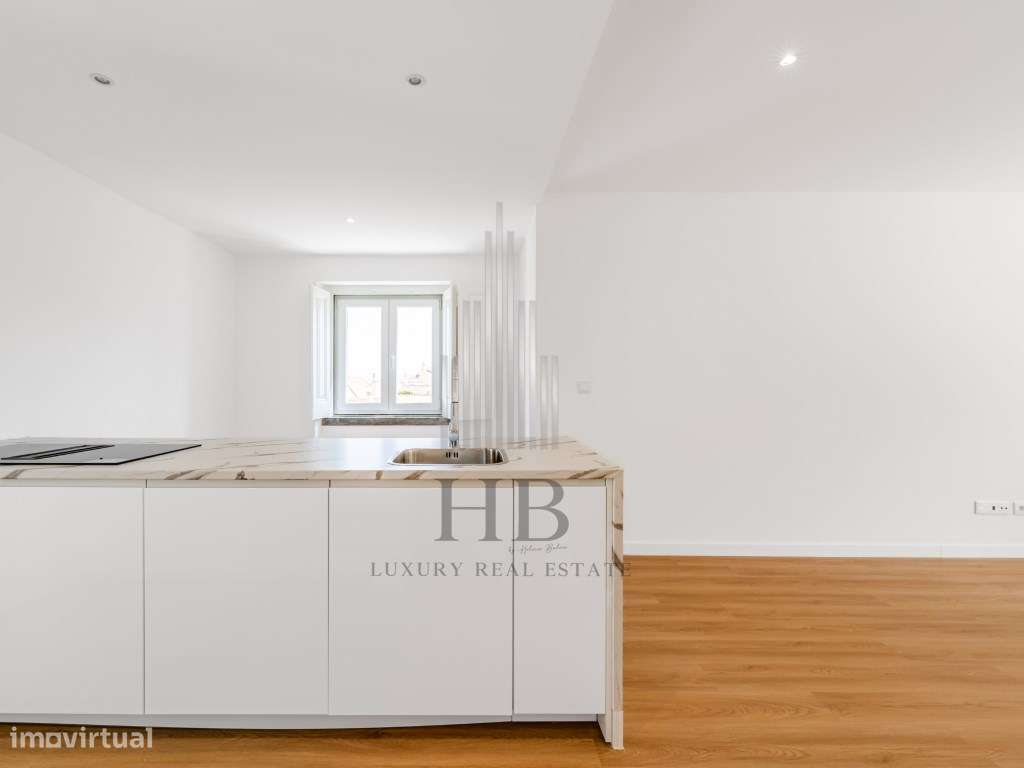 Andar de Moradia T2 + Anexo T1 Independente | Vista Mar e Serra | P...-19
