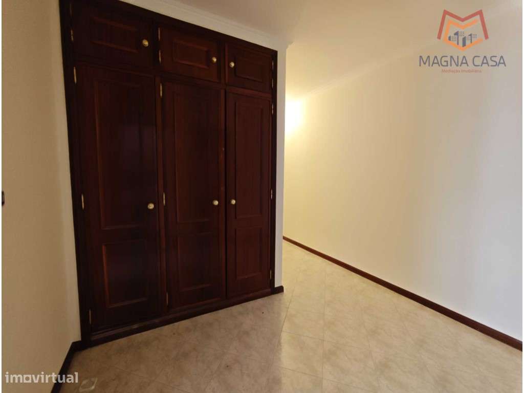 Apartamento T2 com Parqueamento em Algueirão-Mem Martins.-16
