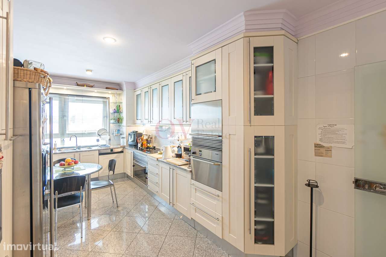 Para venda, apartamento T5 Rua Domingos Sequeira Porto, com varandas,-11