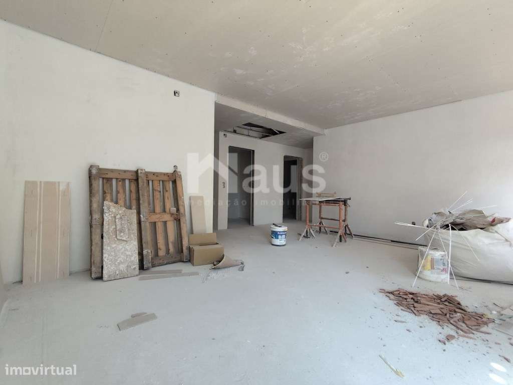 T3 com parqueamento em fase de construção - Conclusão prevista Maio... - Grande imagem: 1/10