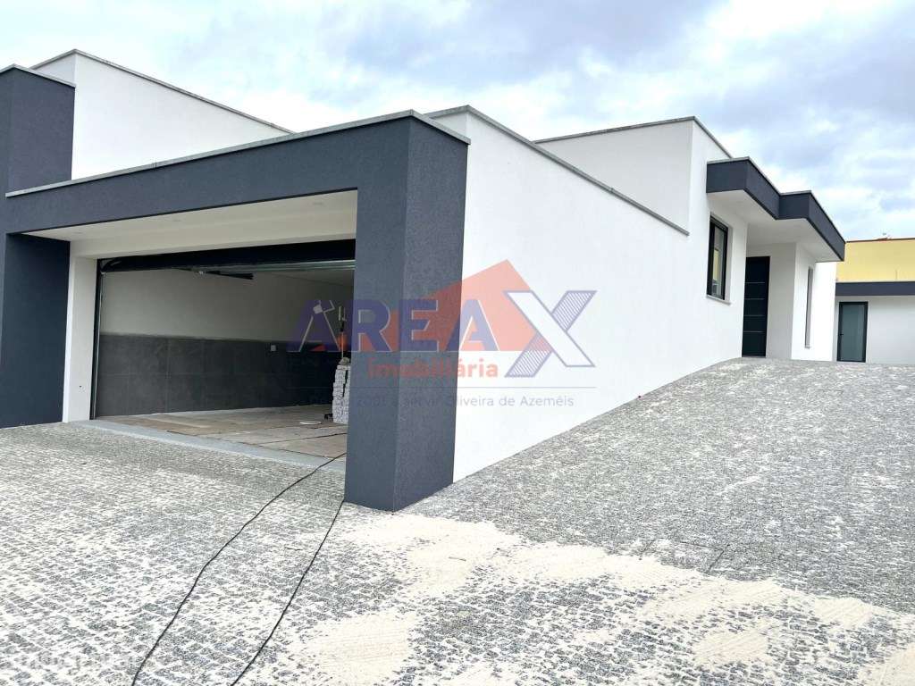 Moradia Isolada T3+1 Térrea, com anexo - Arquitetura Moderna - Sant... - Grande imagem: 5/36