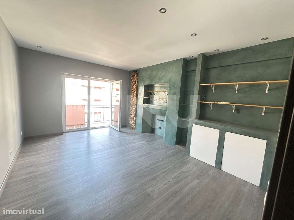 Apartamento T3 - Junto à Rotunda Europa-13