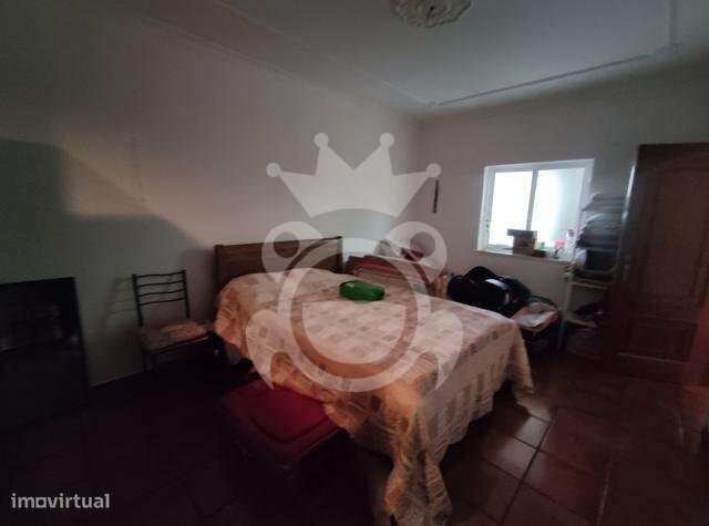 Moradia T3 no centro da Vila de Redondo-10