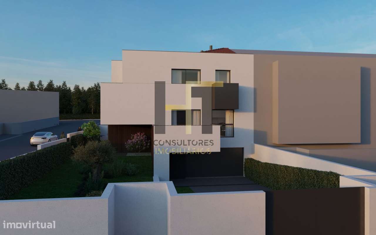 Moradia T3 | 235m² de Logradouro + Possibilidade de Piscina | Varanda-29