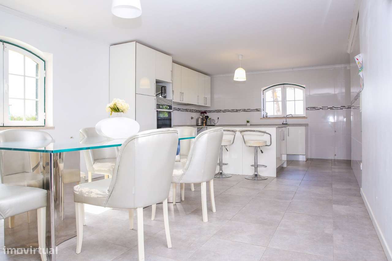 Moradia T4 isolada com logradouro de 2.200m²-11