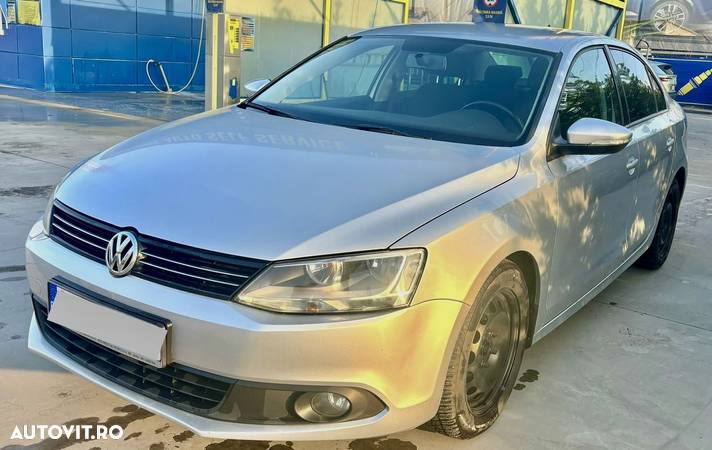 Volkswagen Jetta 1.2 TSI Comfortline - 2