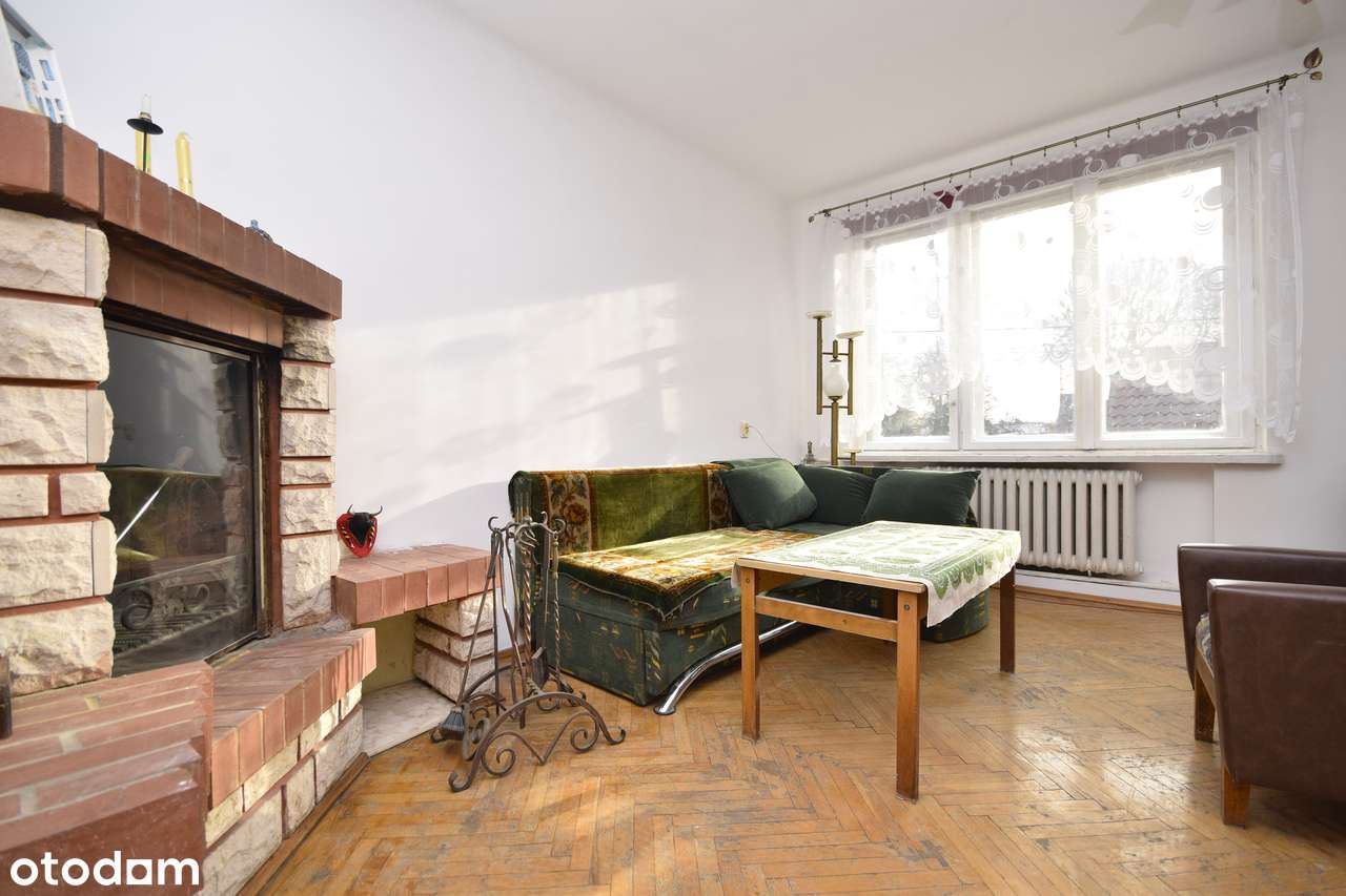 Zamieszkaj w centrum Jaworzna! Idealna okazja na własny dom!-0