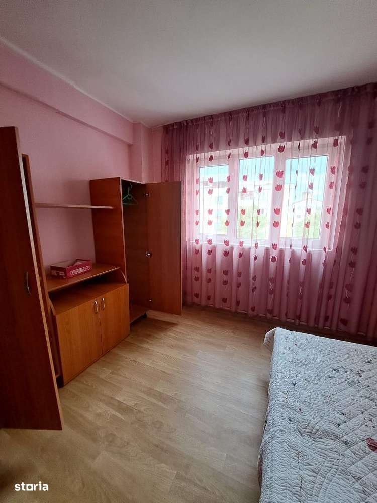 3 Camere De Vânzare Apartament - Savinesti - Imagine principală: 4/10