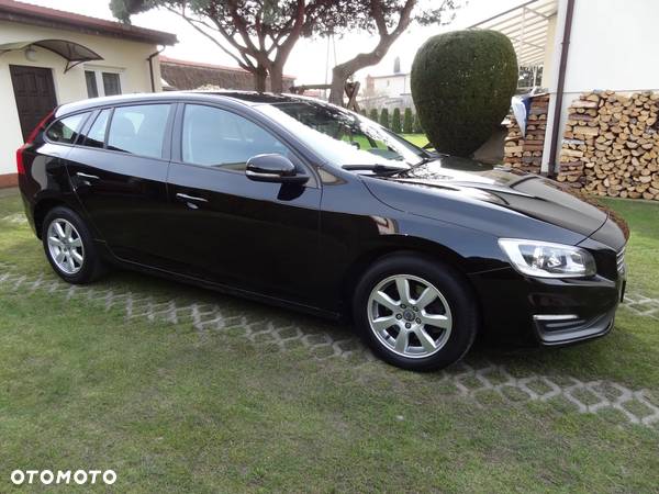 Volvo V60 D2 Momentum - 4