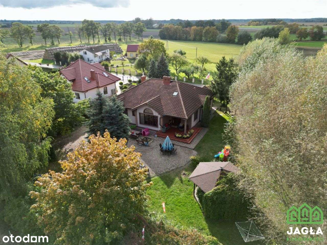 Wyjątkowy Bungalow 300 m2 Włóki Działka 2009 m2-1