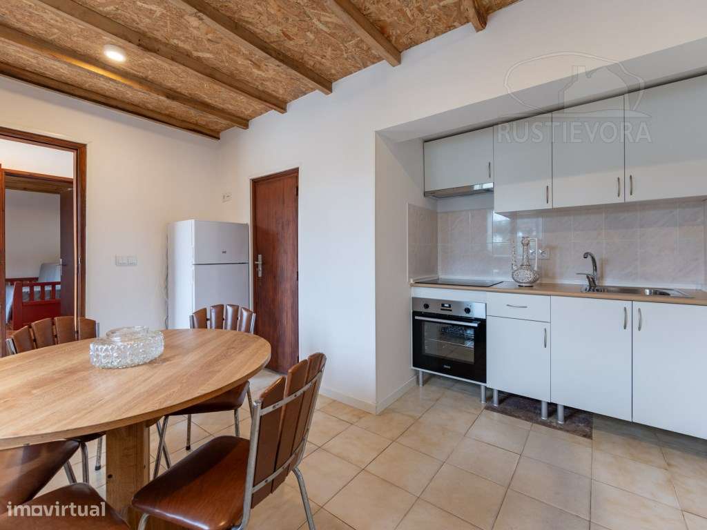 Moradia unifamiliar R/Chão com 4 assoalhadas, 2 wc e quintal - Grande imagem: 2/20