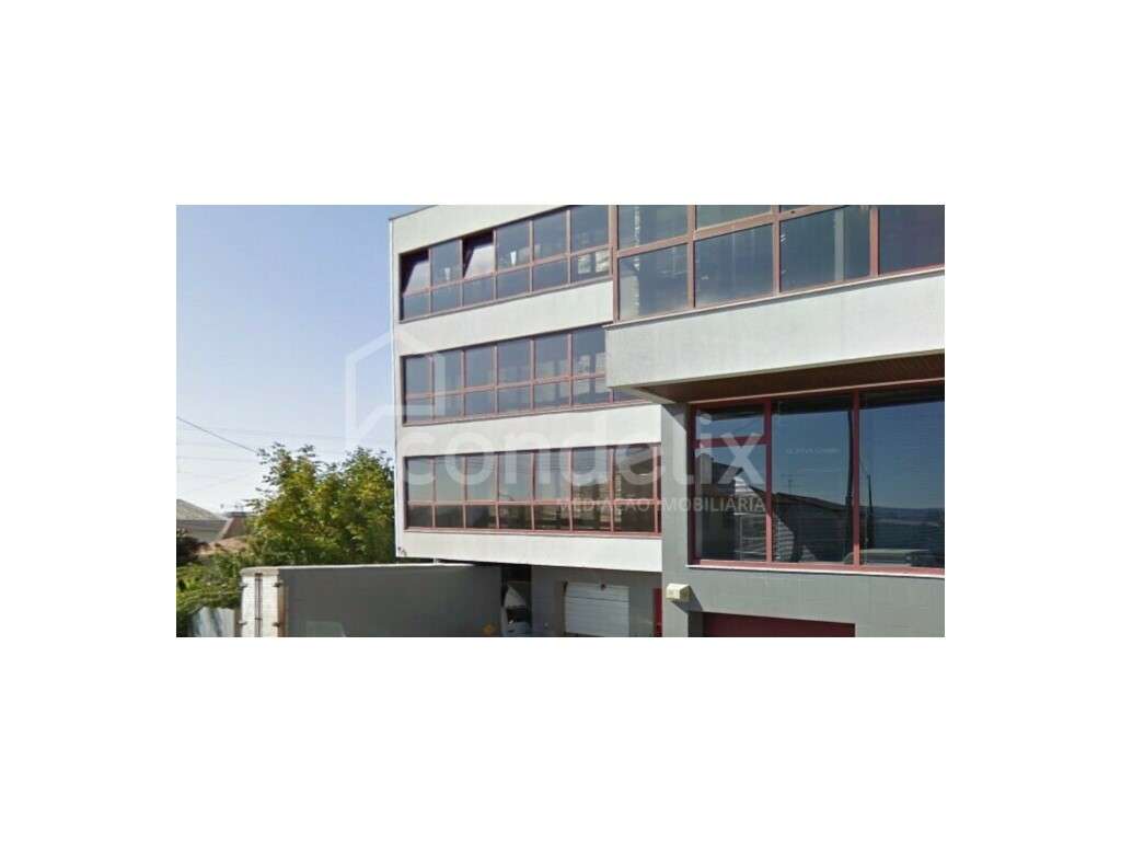 Prédio multifuncional para venda em Felgueiras - Grande imagem: 2/27