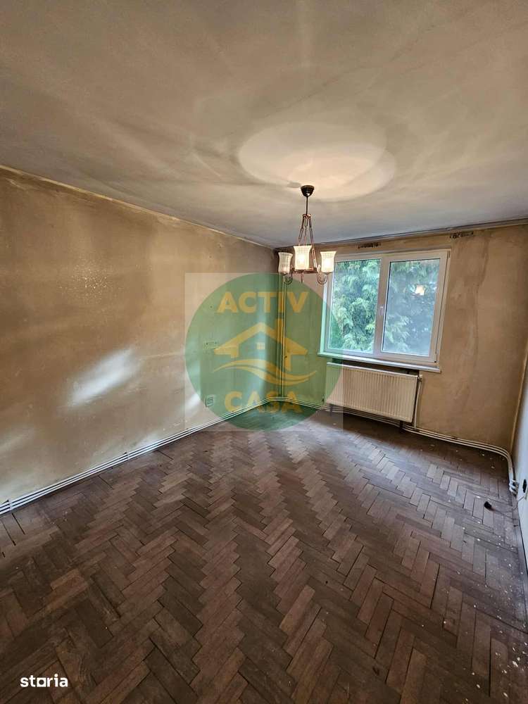 Apartament 3 camere, etaj 2, zona centrala - Imagine principală: 4/7