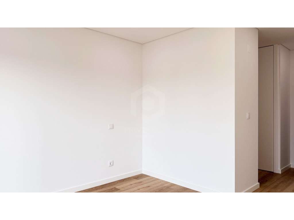 Moradia T4 com piscina - Quintinhas-29